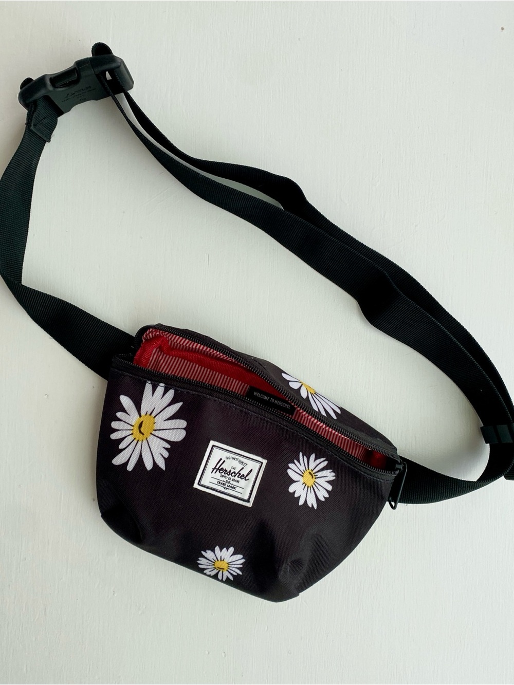 *LIKE NEW* Herschel Daisy Print Black Waist Bag